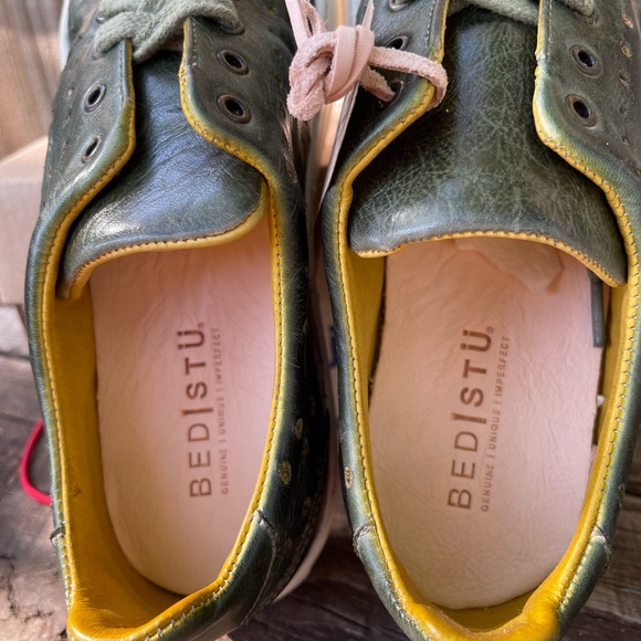 NIB BED STU Lyne in Pistachio Rustic. - Picture 12 of 12